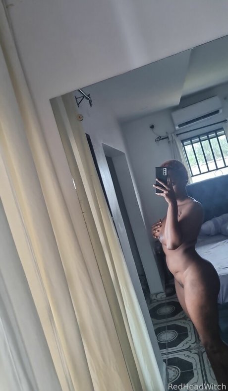 Aphrodite thewitch OnlyFans nackte Brüste