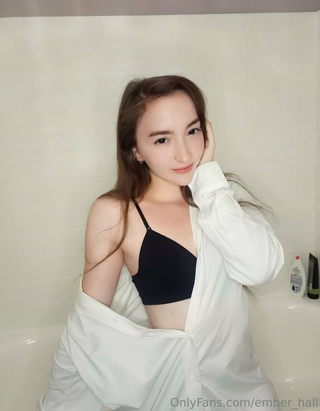 Ember Hall Neue geleakte OnlyFans-Inhalte