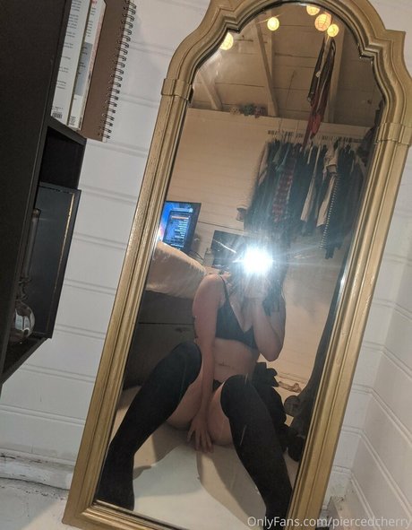 piercedcherry OnlyFans-Archiv