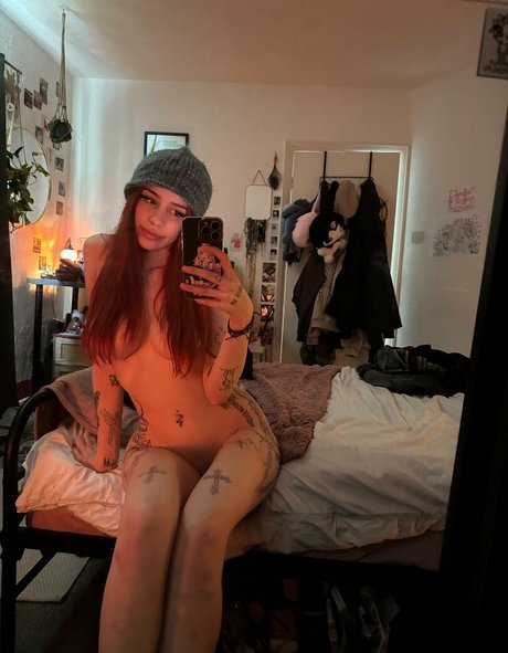 erotica2222 OnlyFans Leak