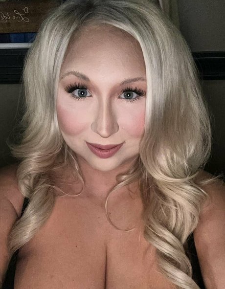 Macy J Nackt auf OnlyFans