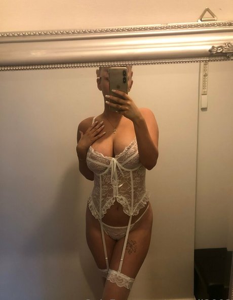 monali2002 OnlyFans Bilder