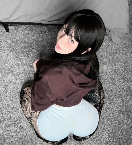 Lolaknivesxz Auf OnlyFans