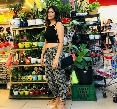 Vansheen Verma Sumbriya Oben ohne OnlyFans