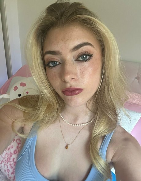 rileymaetwo OnlyFans-Leaks