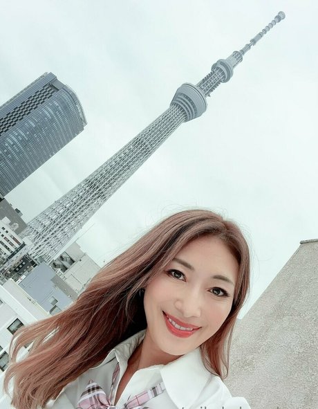 Reiko Kobayakawa Oben ohne OnlyFans