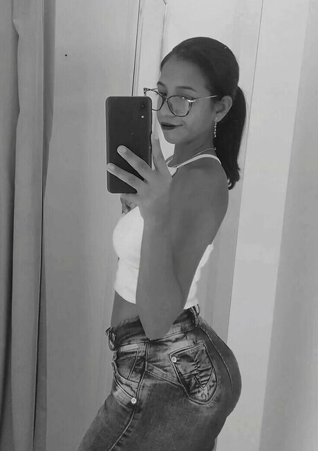 Yasmim kesia XXX Leak OnlyFans