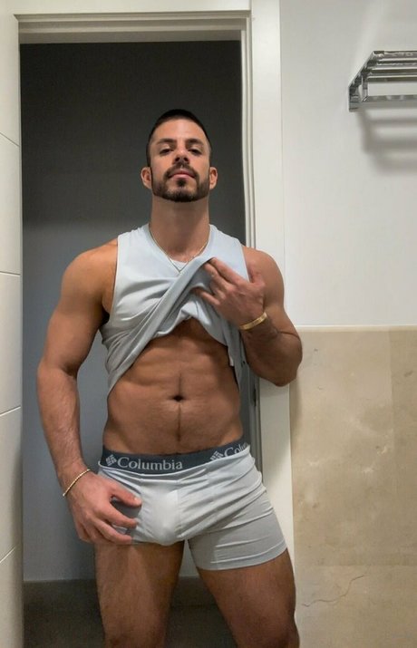 carlitosxfree OnlyFans Leaks Gratis