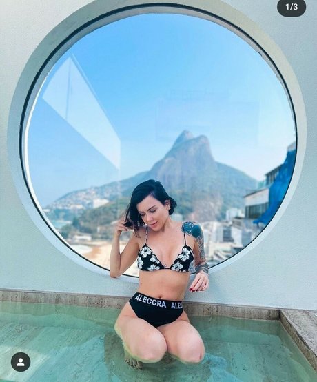 Raphaella Avena Avenaa Nacktpornos auf OnlyFans