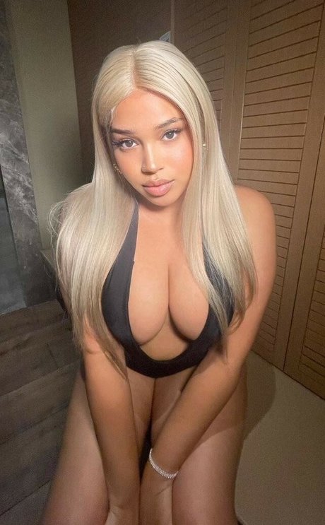 Spicymorena OnlyFans explizite Inhalte