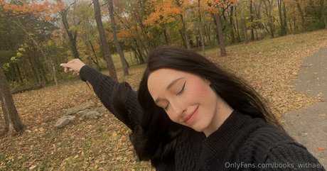 books withari Leak von OnlyFans
