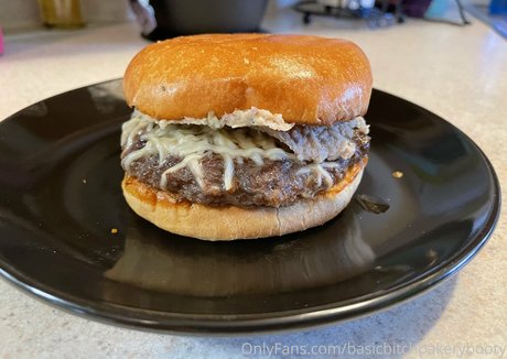 basicbitchbakerybooty OnlyFans