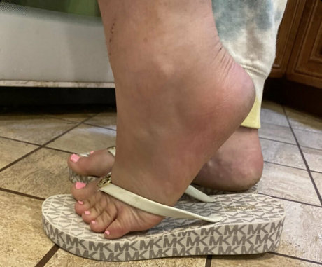 sarasoles2324 OnlyFans gratis