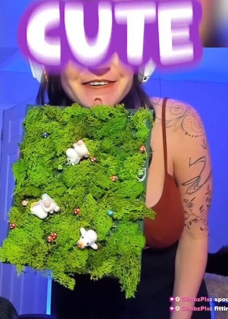 Lippsmacker Nacktbilder von OnlyFans