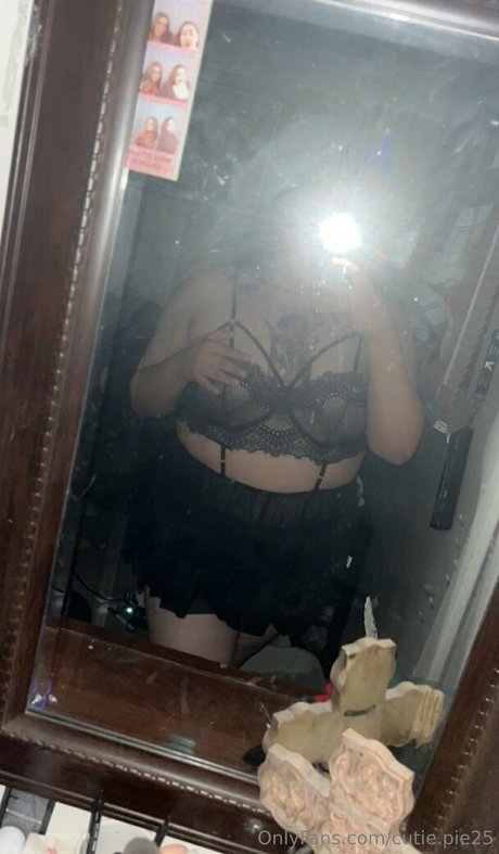 cutie pie25 OnlyFans nackte Brüste