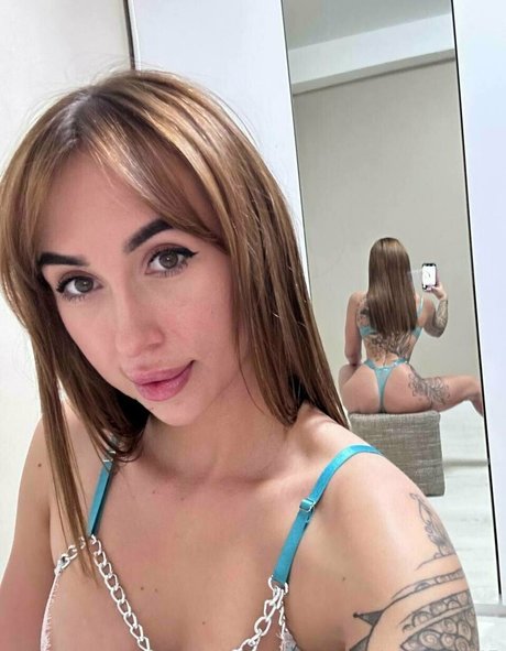 lanaginger vip OnlyFans explizite Inhalte