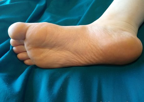 feeteaser Nacktbilder von OnlyFans