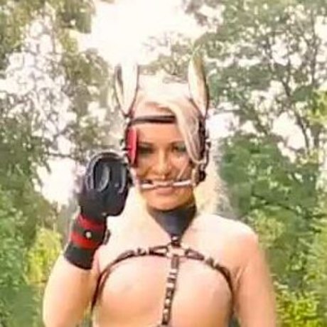 Lara Larsen OnlyFans Nackt Content