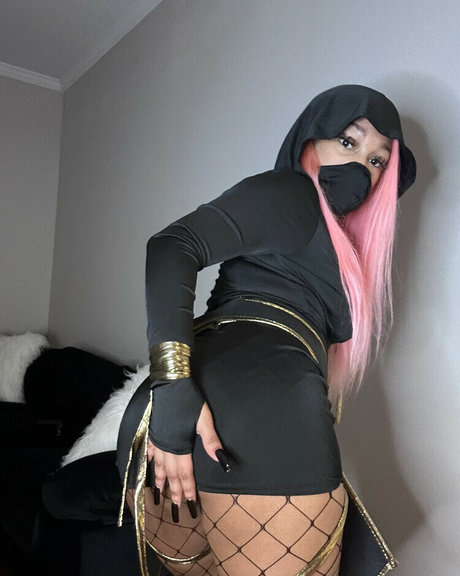 Heloveslo Nacktbilder von OnlyFans