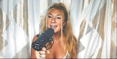 Julia Cole OnlyFans Leak