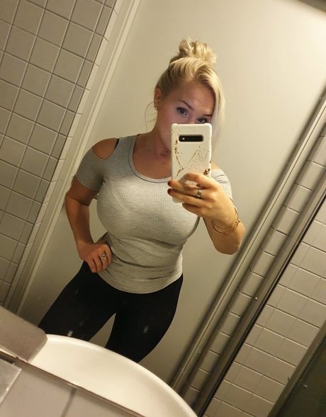 Emilia Linden Nacktbilder von OnlyFans geleakt