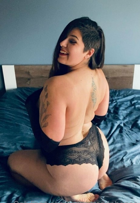 ladywheadphones OnlyFans Sextape