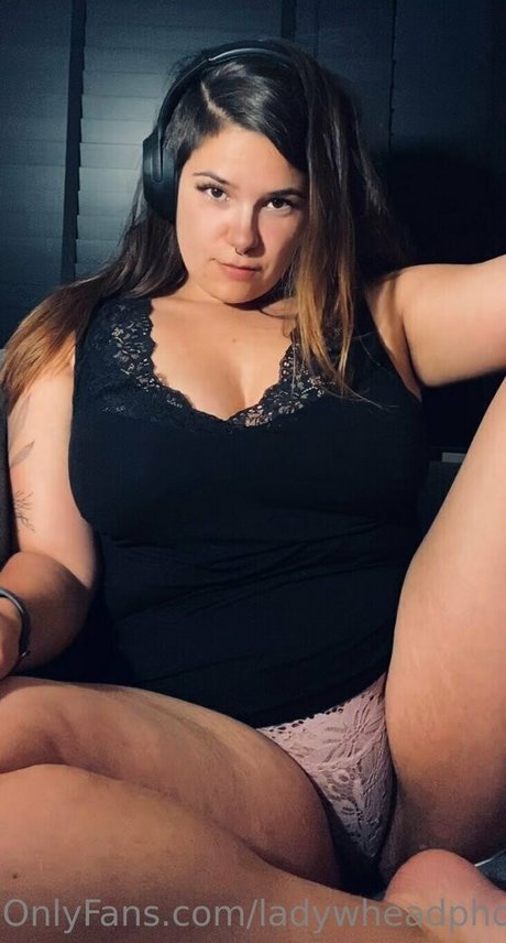 ladywheadphones Nacktbilder von OnlyFans geleakt