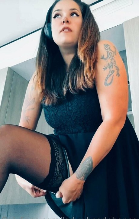 ladywheadphones OnlyFans Sextape