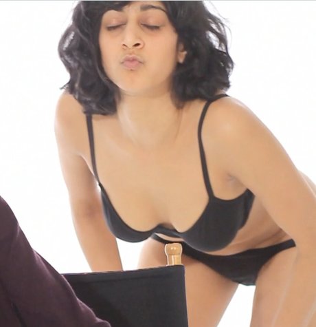 Sunita Mani OnlyFans geleakt.