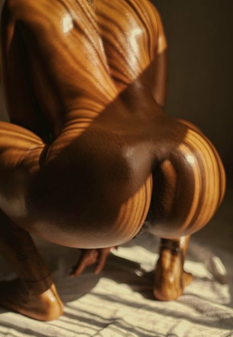 Aurelie Lily PoesieNue Nacktbilder geleakt OnlyFans geleakt