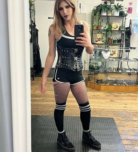 noctiflora OnlyFans Nackt