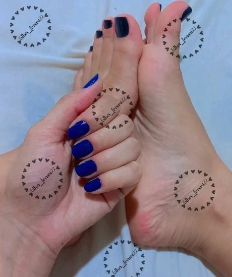 Esther Ferrari Nacktpornos auf OnlyFans