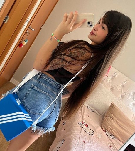 Nicole Melchiori Oben ohne OnlyFans