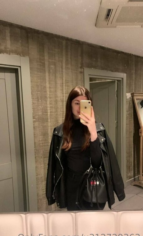 kira williams OnlyFans Bilder