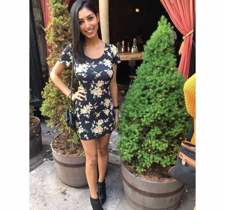 Sasha Kalra Nacktbilder von OnlyFans