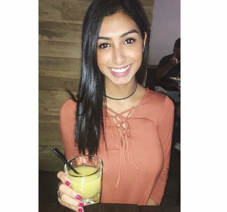 Sasha Kalra OnlyFans kostenlos geleakt