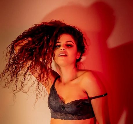 Sweet karolzinha Sexy OnlyFans