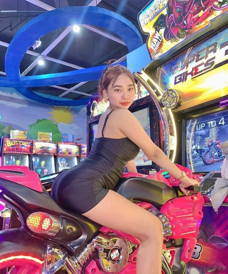 Seirrasz OnlyFans Brüste Bild