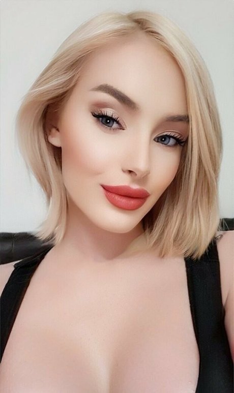 blonde anna OnlyFans