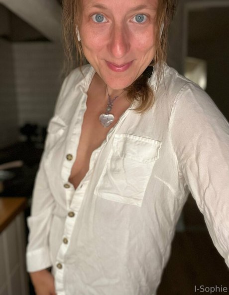 i sophie Nacktbilder von OnlyFans geleakt