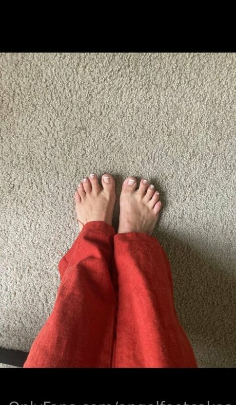 angelfootcakes OnlyFans Bilder