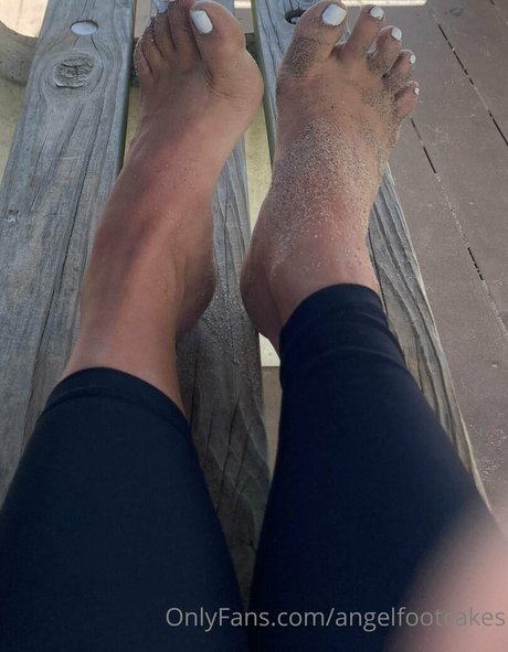 angelfootcakes OnlyFans X