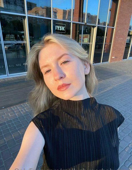 mollyshugarbabyfree XXX OnlyFans