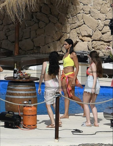 Deepika Padukone Strip OnlyFans