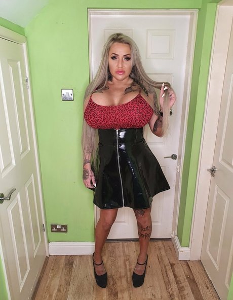 bigbustyblondeuk Leaks von Nacktbildern auf OnlyFans