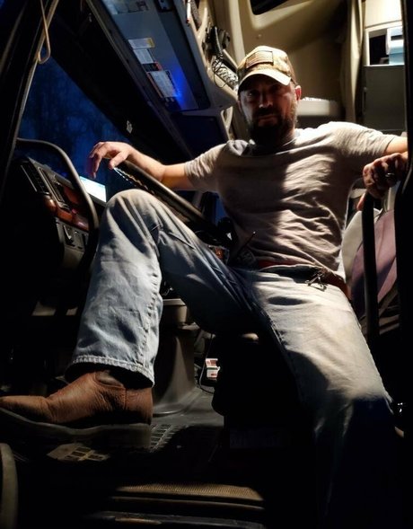 hardworkertn Leaked OnlyFans Porn