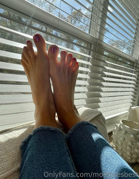 momtoesbest Bilder OnlyFans