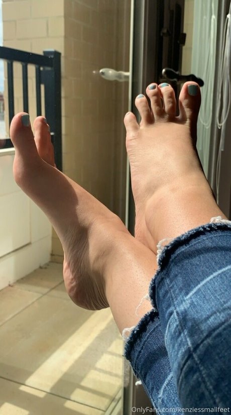 kenziessmallfeet OnlyFans-Inhalte
