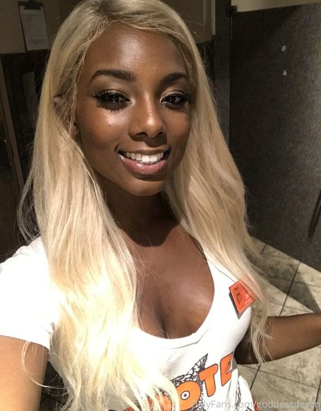 goddessdevyn Nacktpornos von OnlyFans geleakt