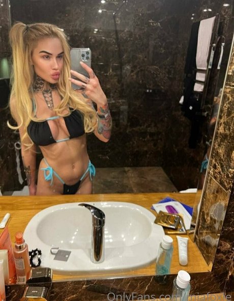 mia foxybae XXX OnlyFans